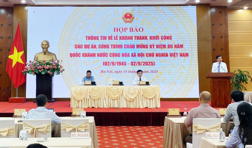 Họp báo về thông tin khách thành, khởi công các dự án mừng kỉ niệm 80 năm
