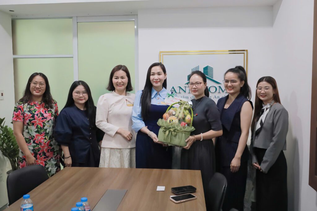 Ann Home trân trọng cảm ơn Quý Thầy Cô UEF đã tin tưởng đồng hành