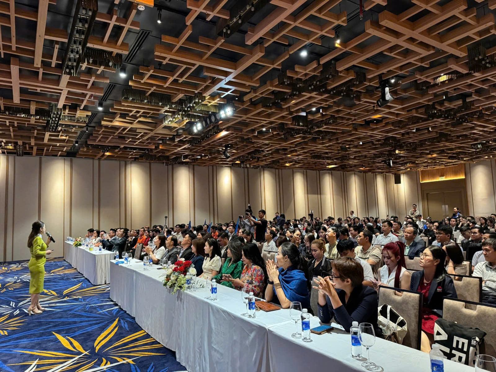 Bầu không khí hào hứng tại sự kiện Amazing Race To Happy Tết 