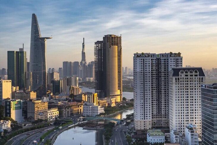 Lựa chọn chiến lược: Khi nào nên xuống tiền ở khu Đông, khi nào ở khu Tây?