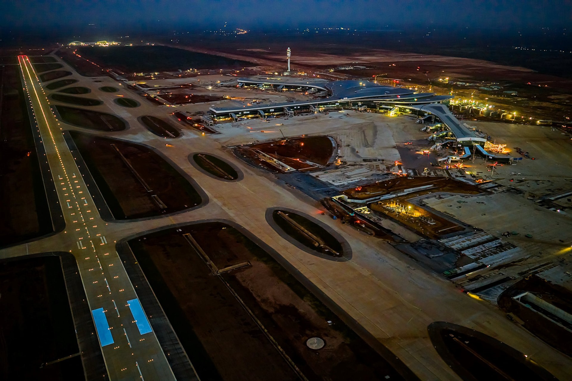 Sân bay Long Thành sáng đèn chuẩn bị để đón tiếp chuyến bay đầu tiên